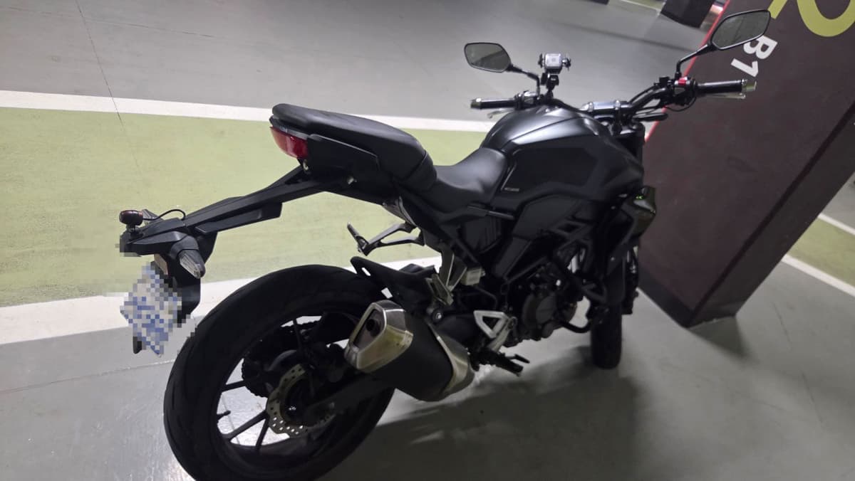 혼다 CB 300 R 4