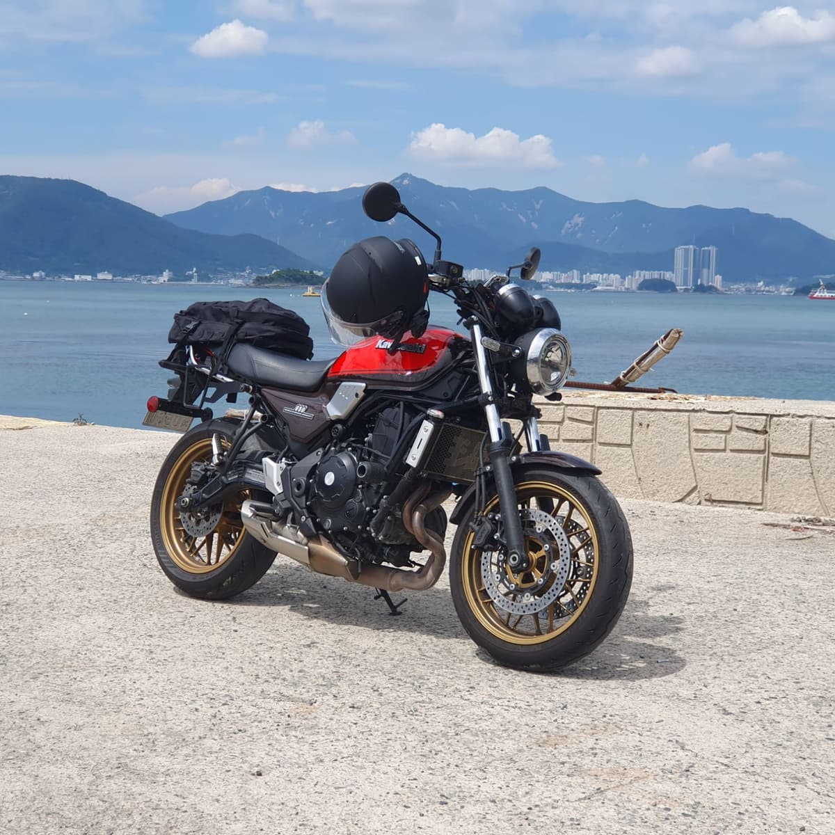 가와사키 Z 650 RS 50주년 1