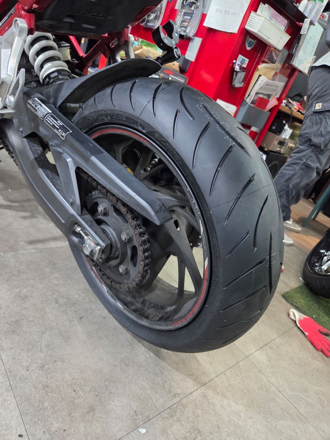 혼다 CBR 650 F 8
