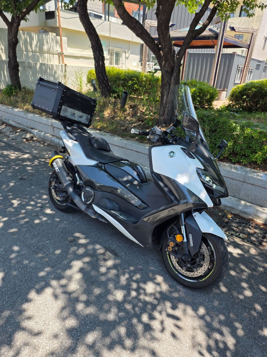 야마하 TMAX 560 2