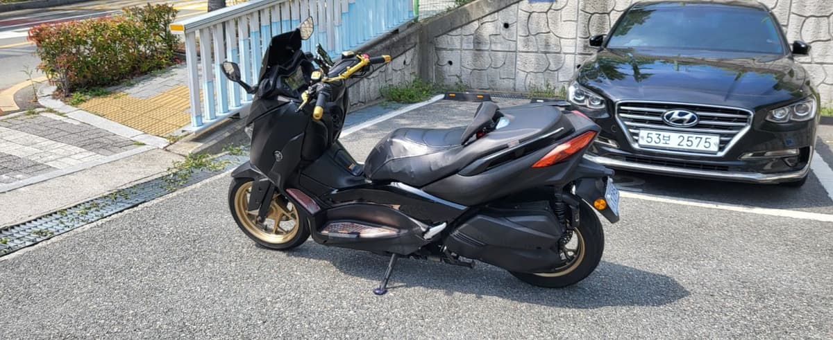 야마하 XMAX 300 ABS 3