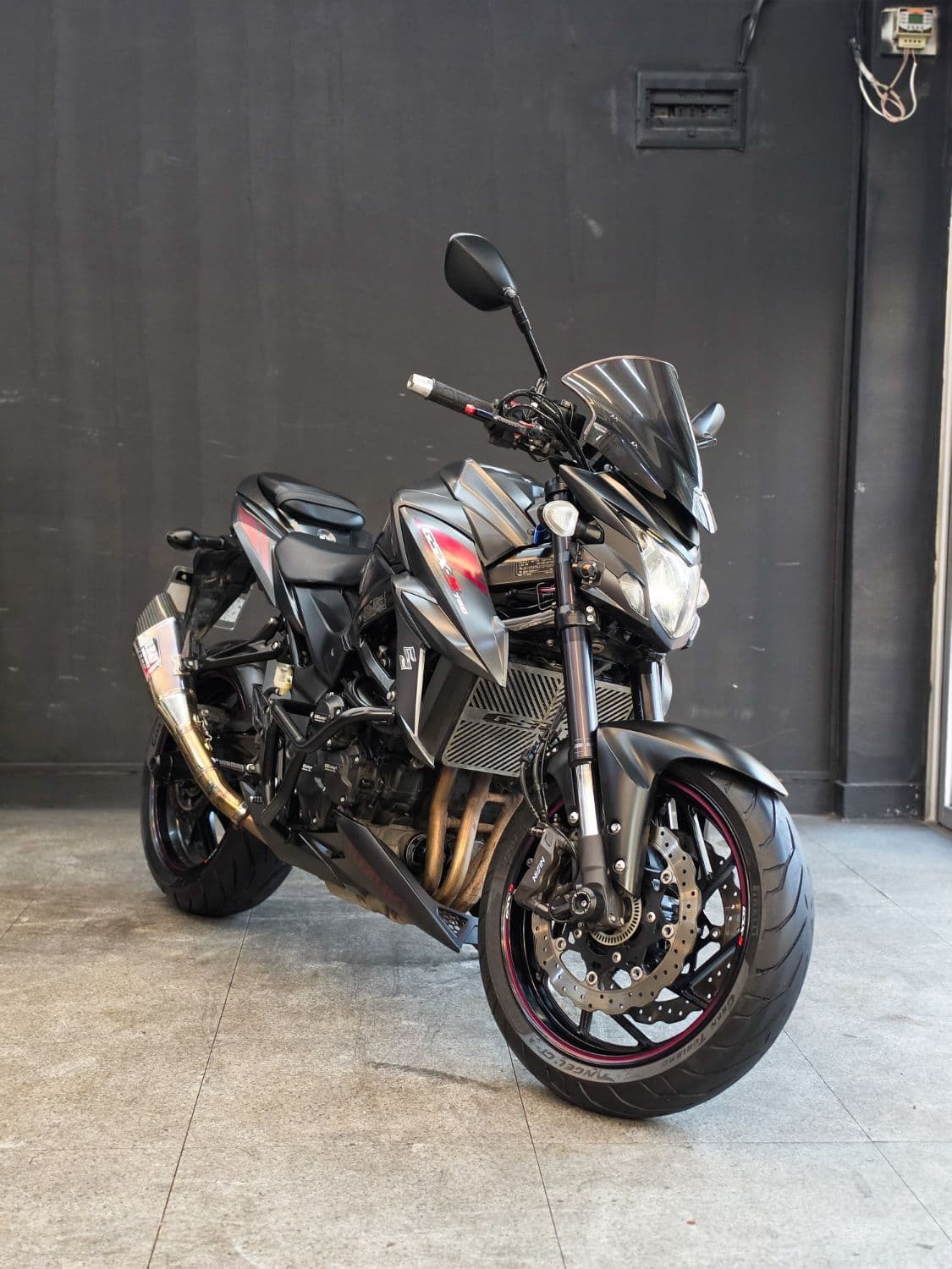 스즈키 GSX S 750 1