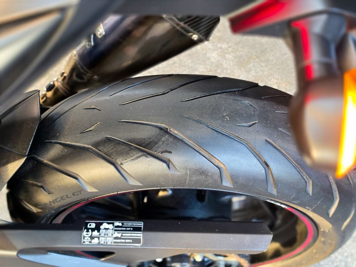 스즈키 GSX S 750 11