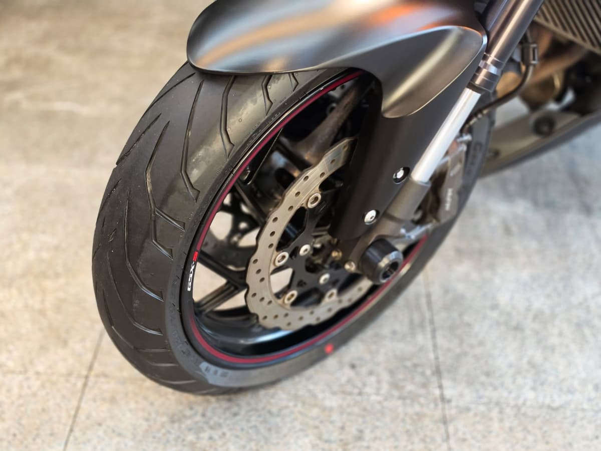 스즈키 GSX S 750 12