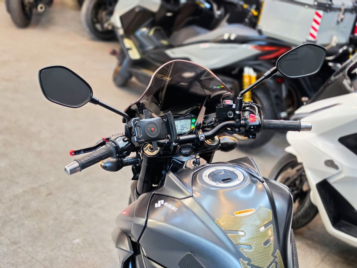 스즈키 GSX S 750 13
