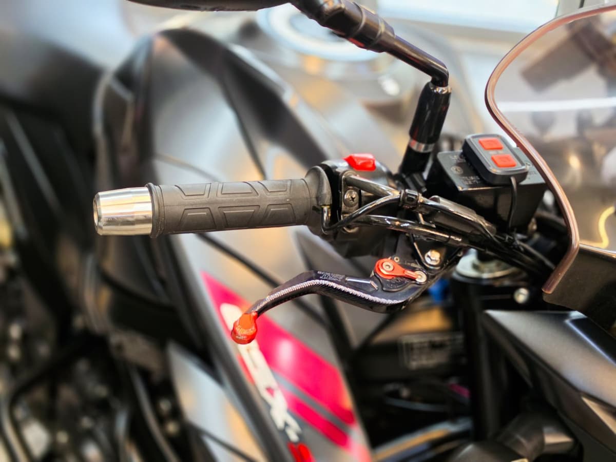 스즈키 GSX S 750 19