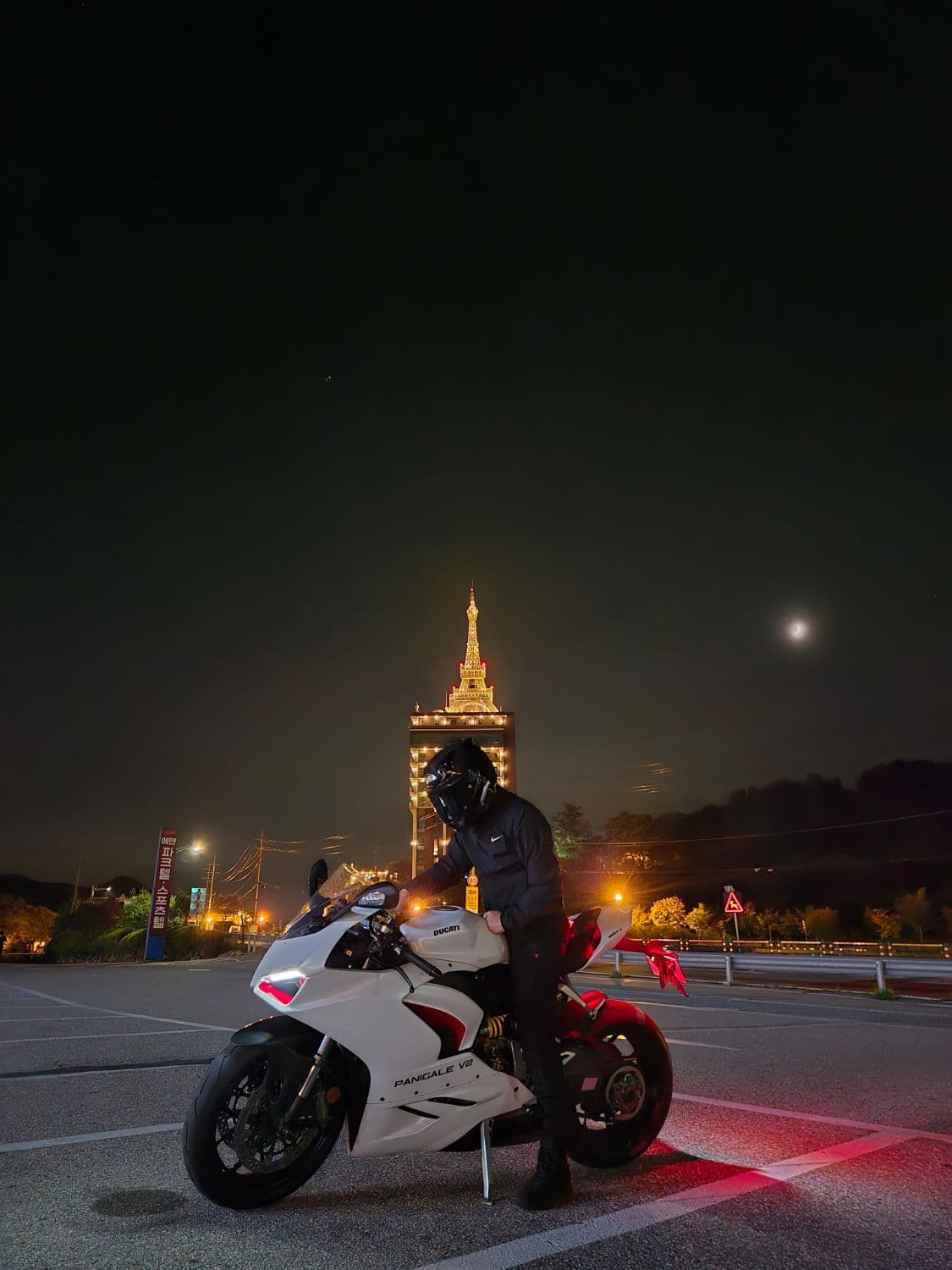 두카티 파니갈레 V2 4