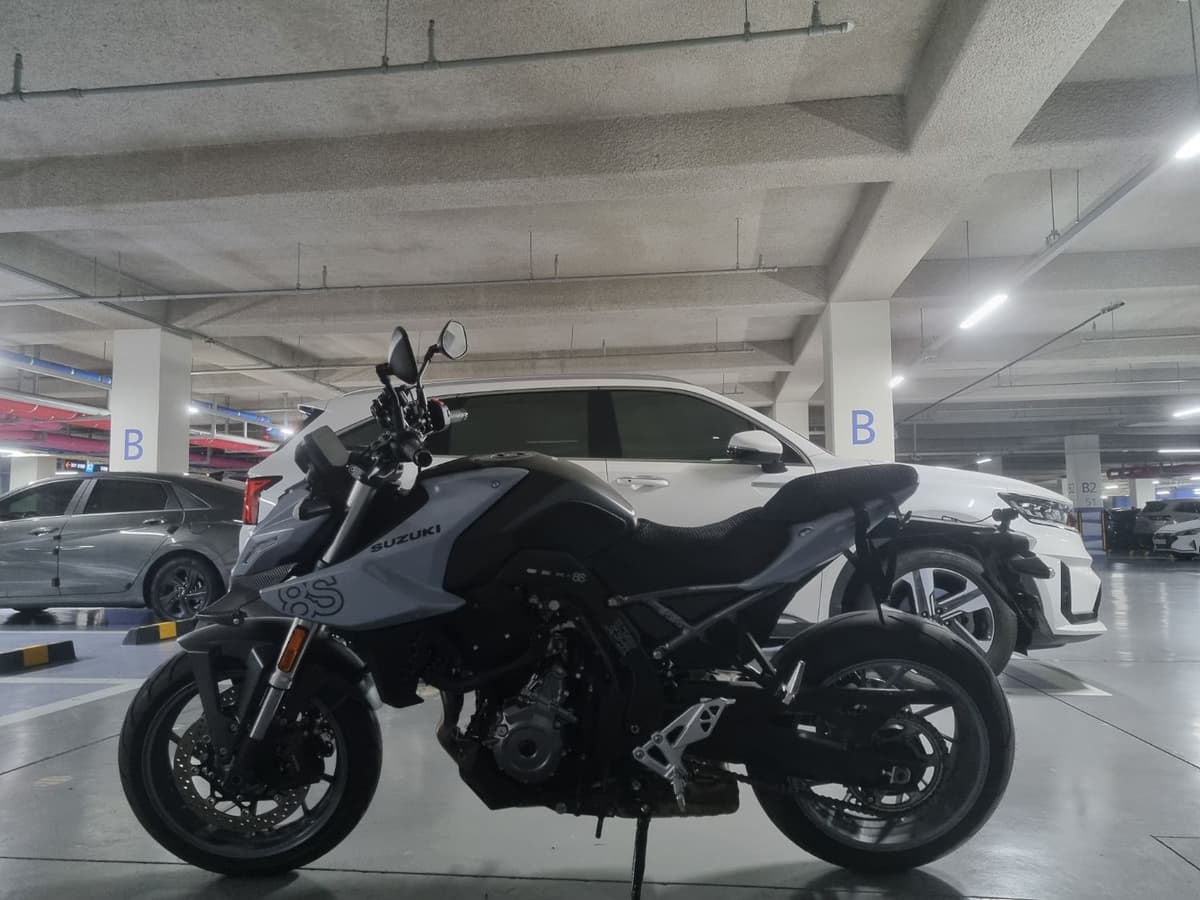 스즈키 GSX 8S 2