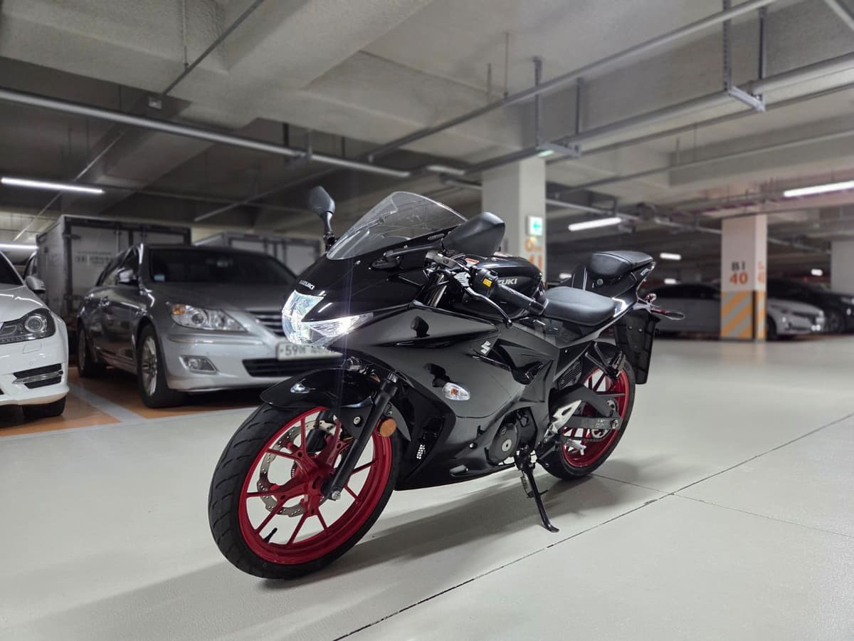 스즈키 GSX R 125 ABS 2