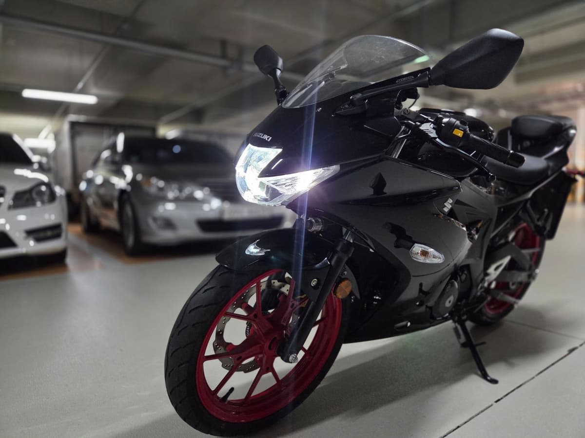스즈키 GSX R 125 ABS 3