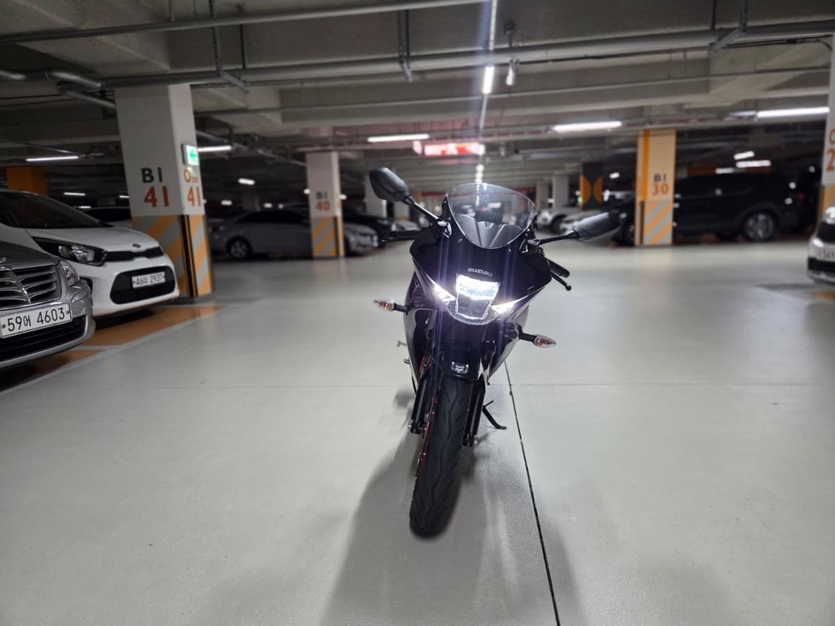 스즈키 GSX R 125 ABS 4