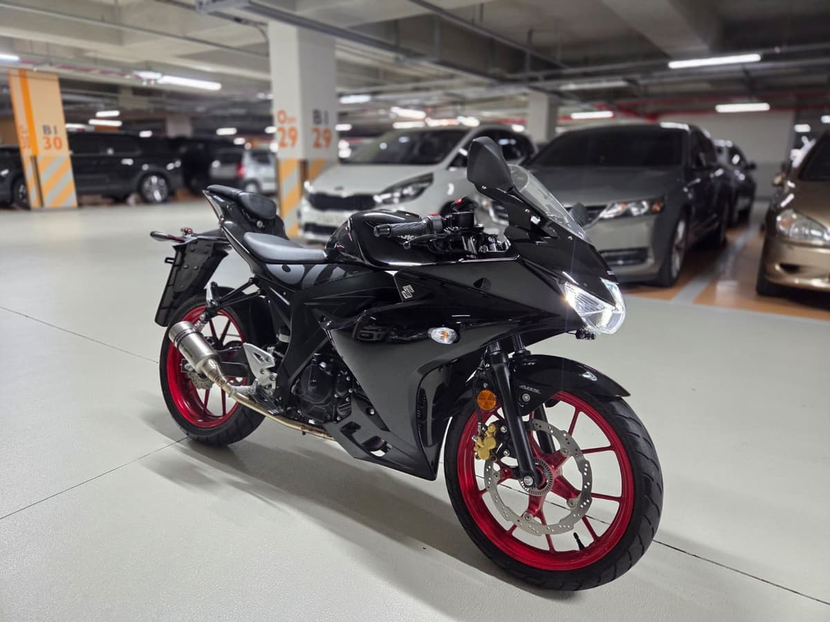 스즈키 GSX R 125 ABS 5
