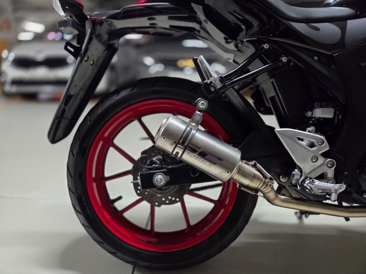 스즈키 GSX R 125 ABS 9