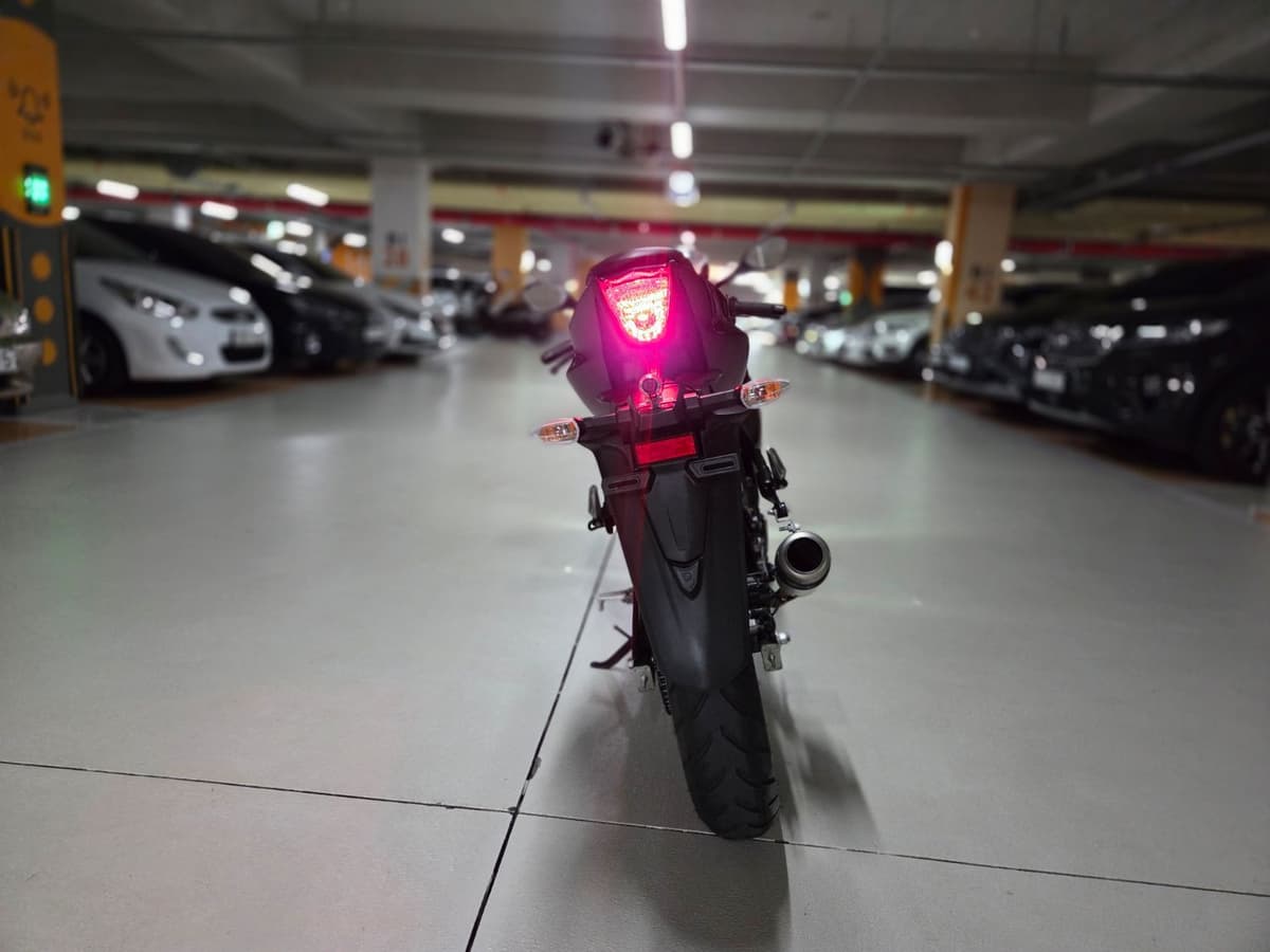 스즈키 GSX R 125 ABS 11