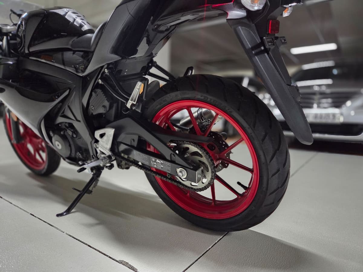 스즈키 GSX R 125 ABS 13