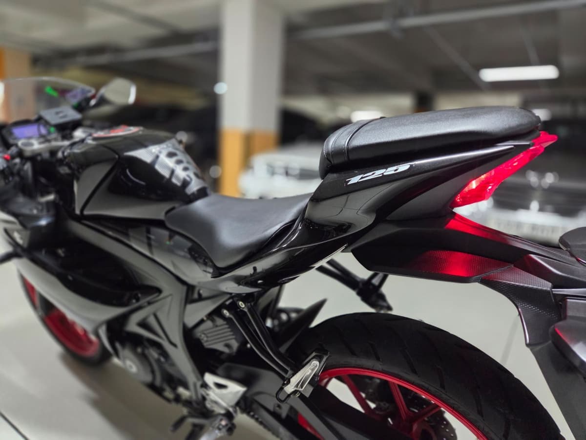 스즈키 GSX R 125 ABS 14