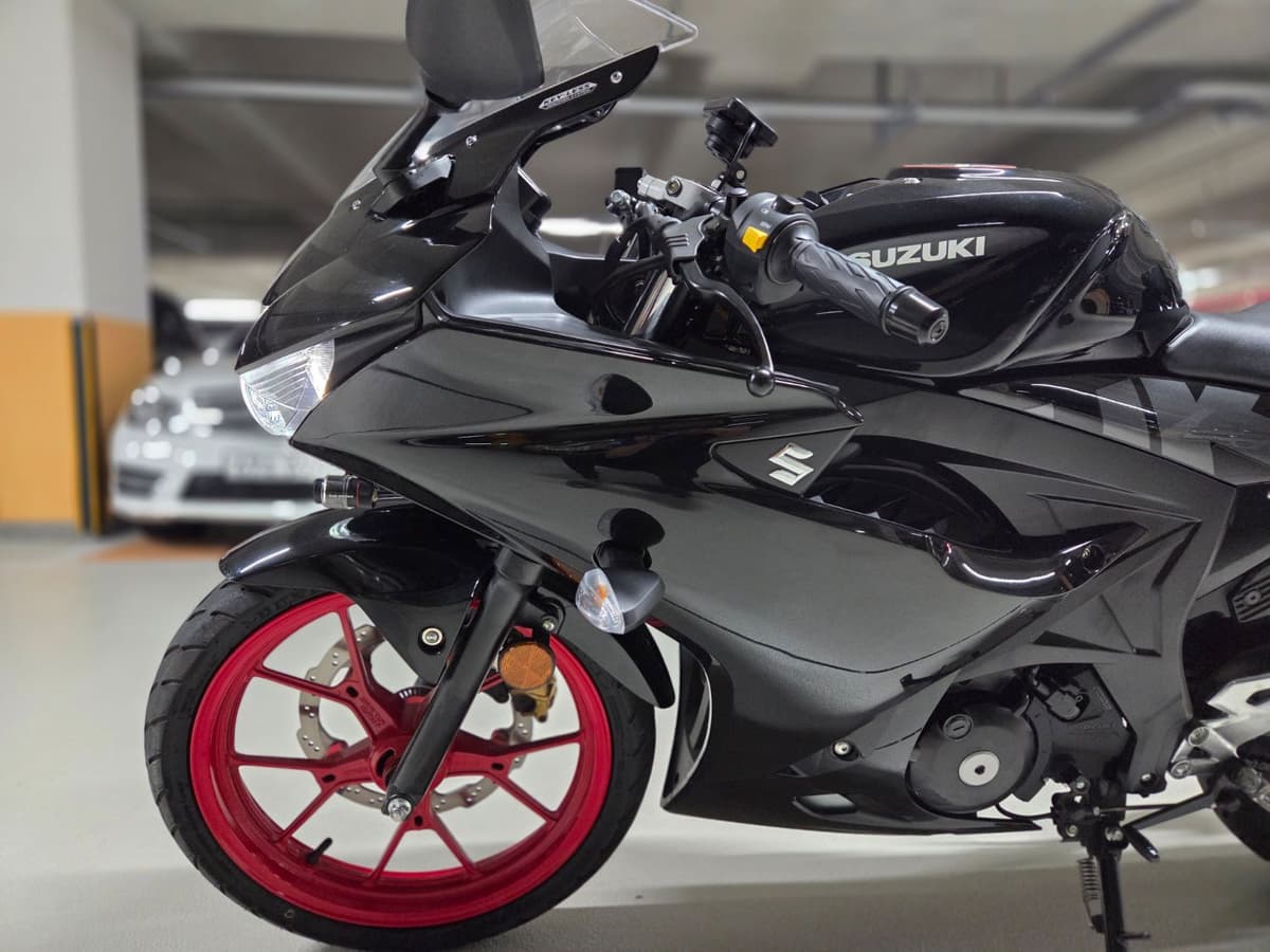 스즈키 GSX R 125 ABS 18