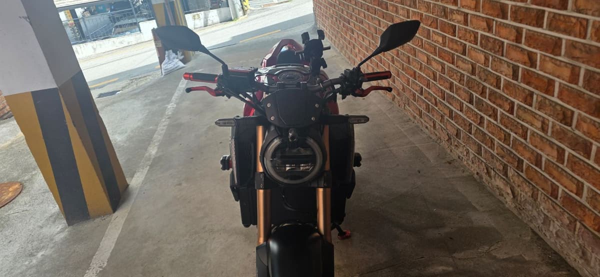 혼다 CB 650 R 4