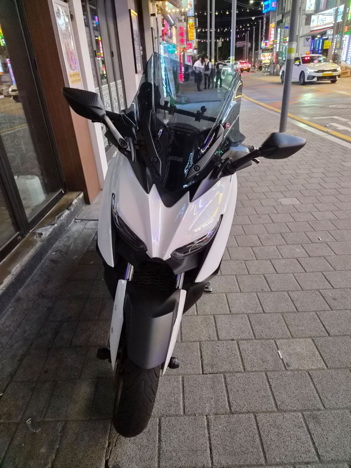 야마하 XMAX 300 ABS 6