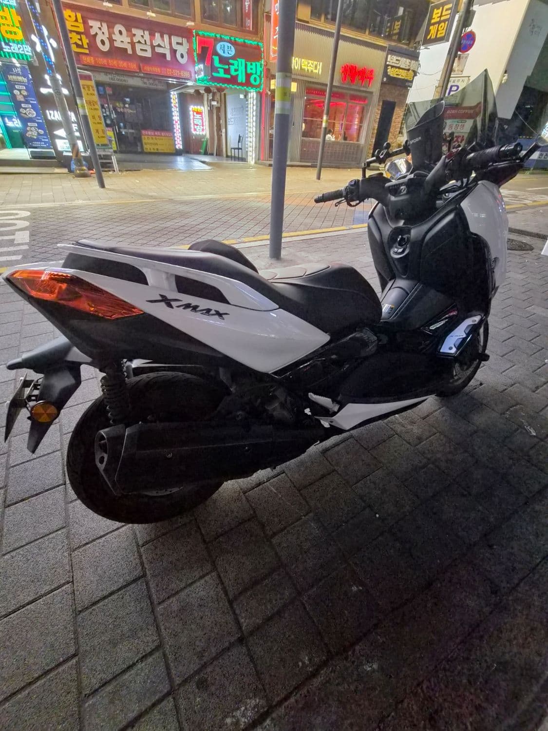 야마하 XMAX 300 ABS 3