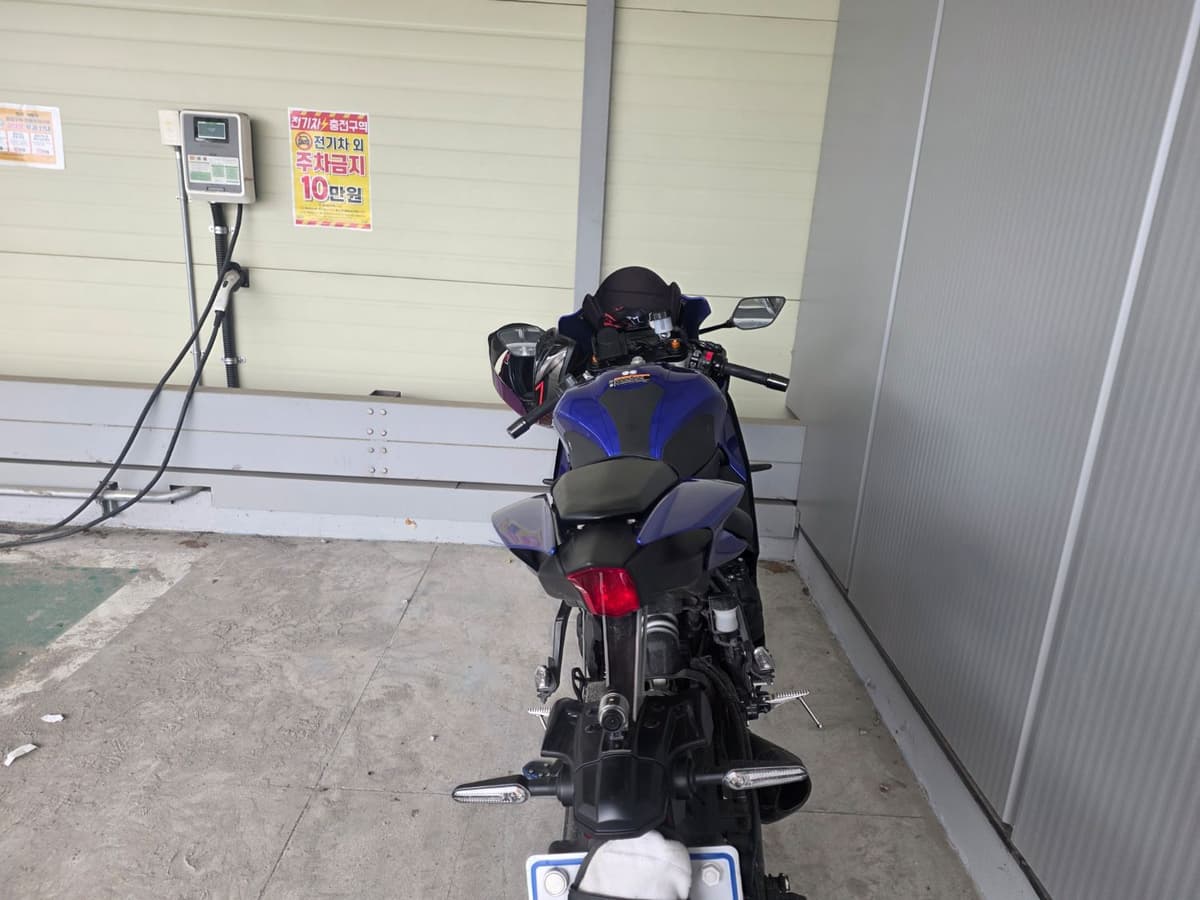 야마하 YZF R7 2