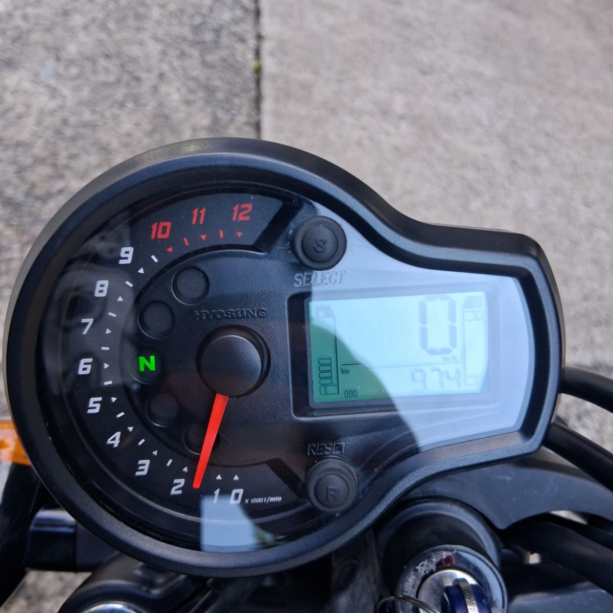 KR모터스 아퀼라 300 S 10