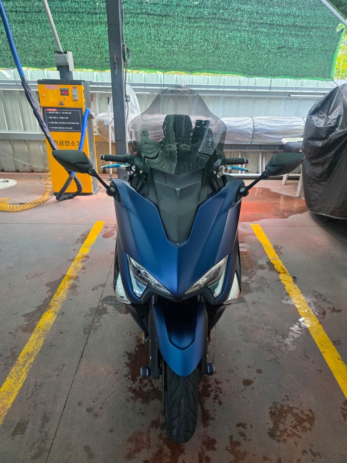 야마하 TMAX DX 1