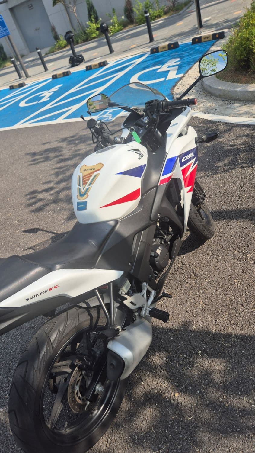 혼다 CBR 125 R 7