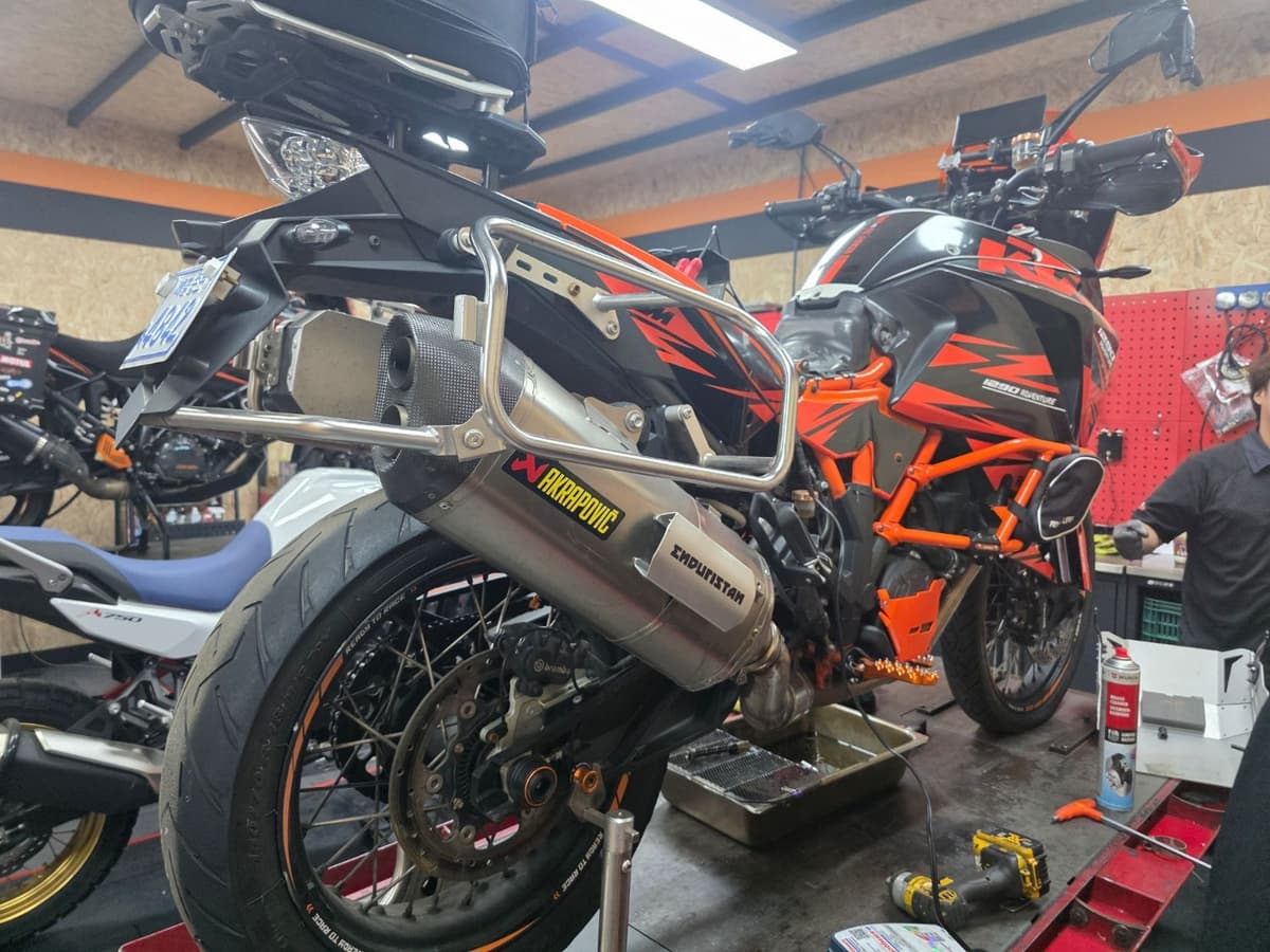 KTM 1290 슈퍼 어드벤처 R 15
