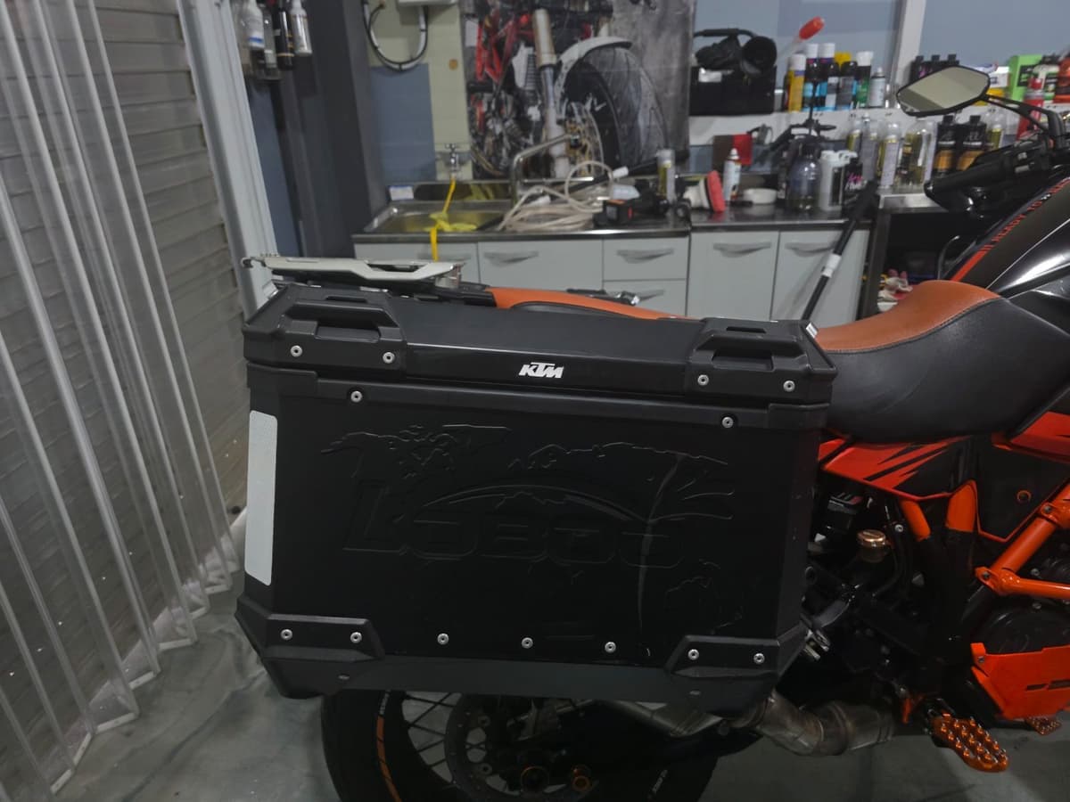 KTM 1290 슈퍼 어드벤처 R 10