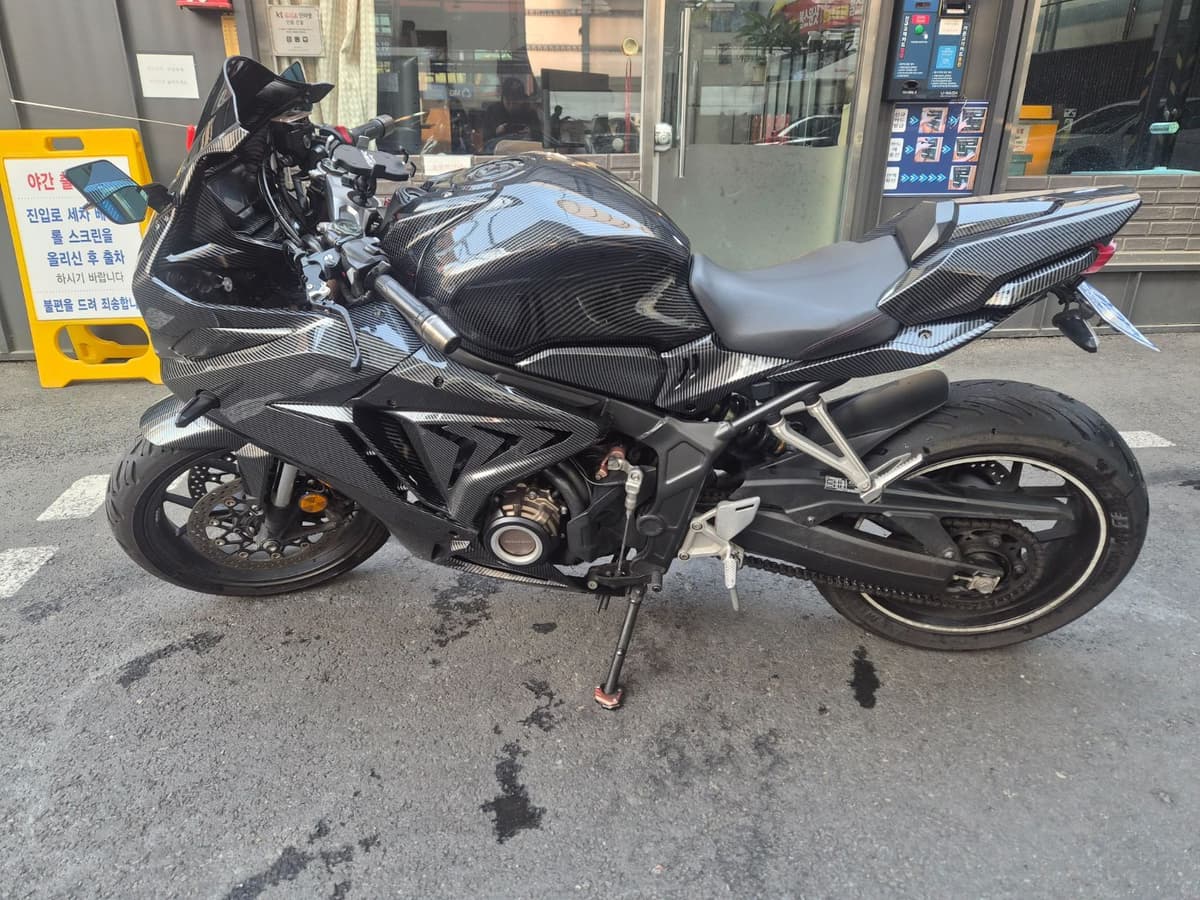 혼다 CBR 650 R MT 1