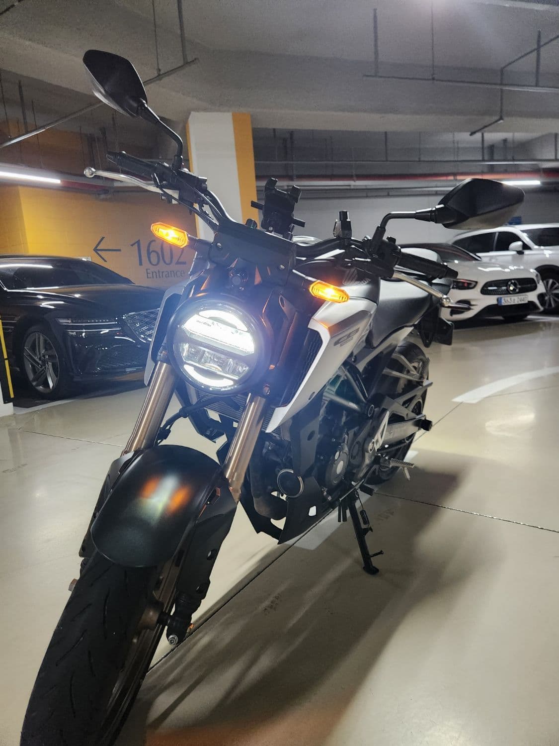 혼다 CB 125 R 1