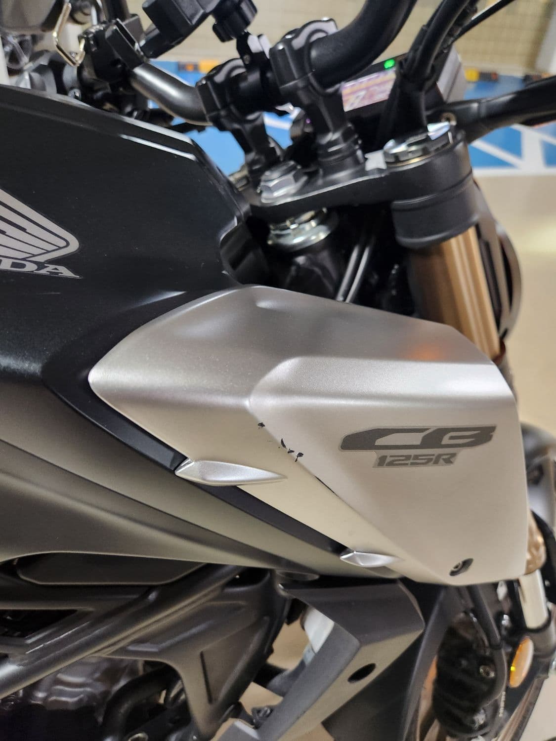 혼다 CB 125 R 9