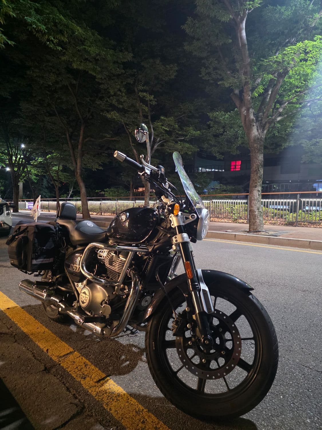 로얄엔필드 슈퍼메테오 650 2