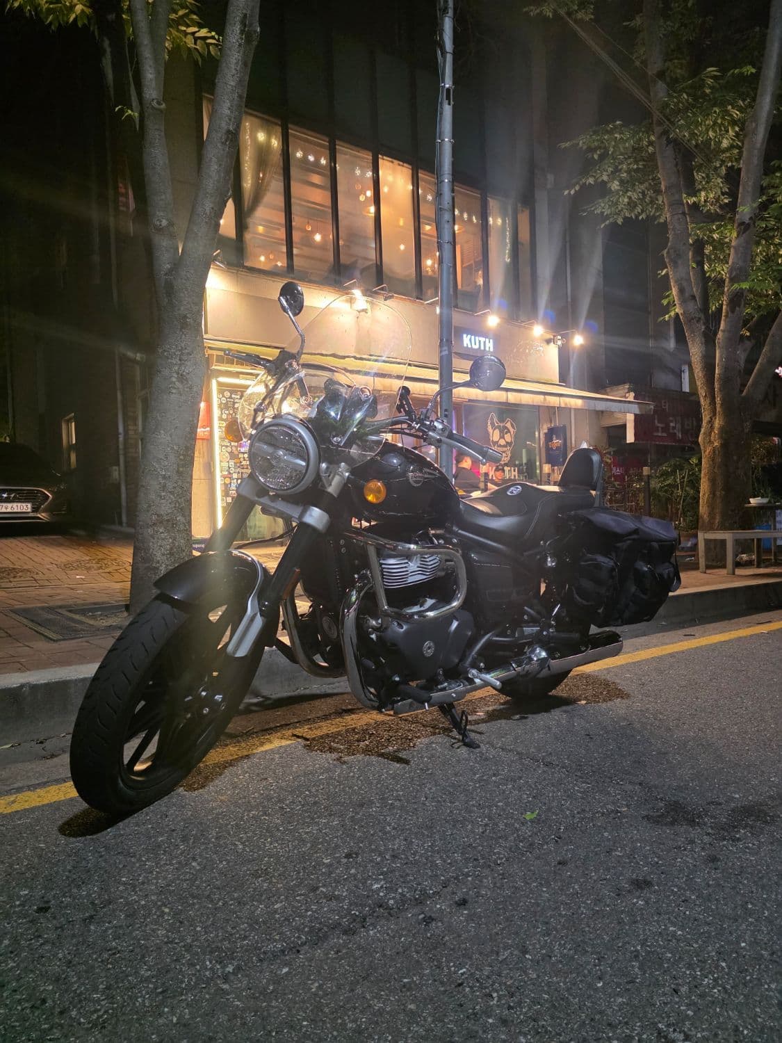 로얄엔필드 슈퍼메테오 650 3