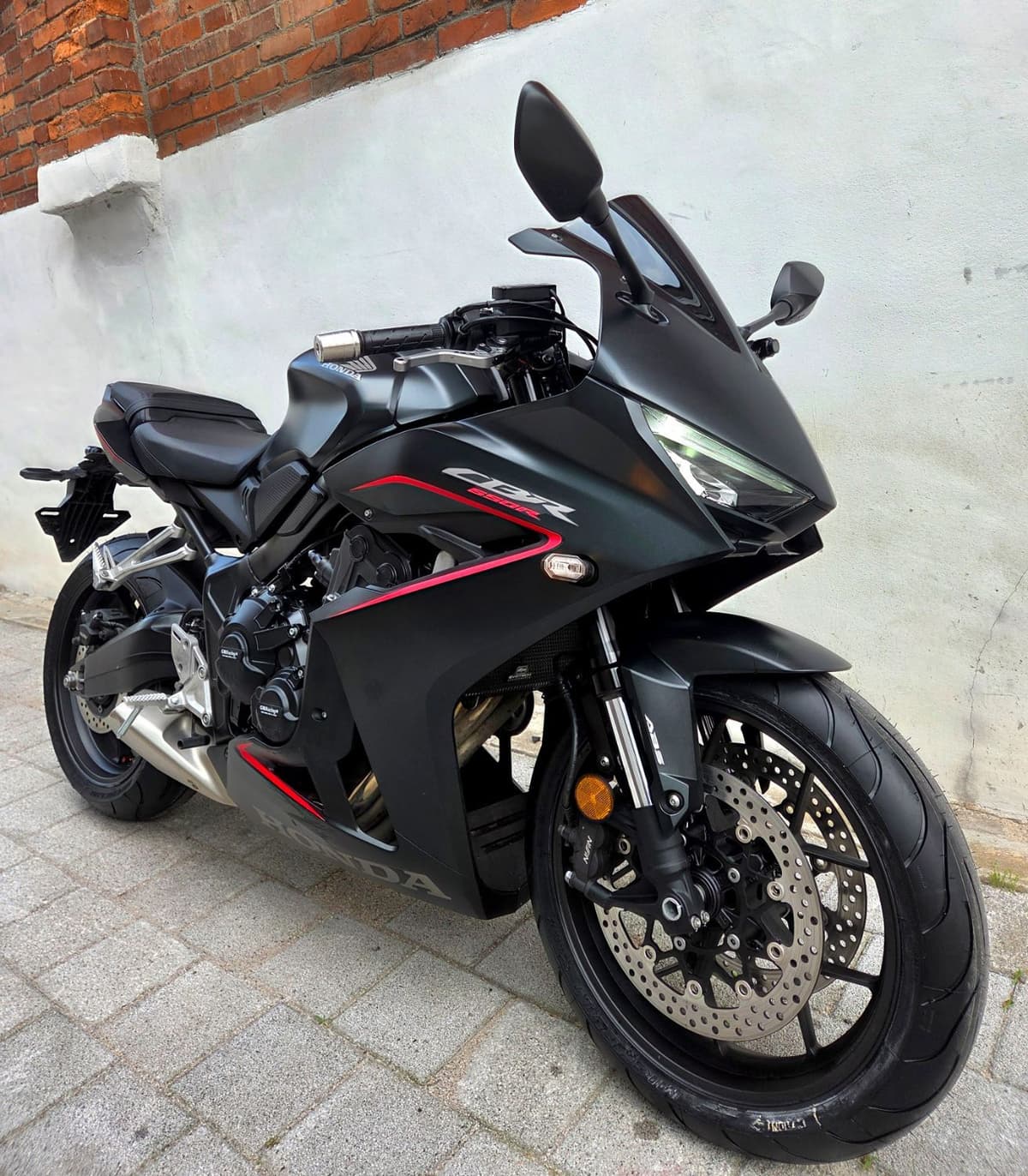혼다 CBR 650 R MT 1
