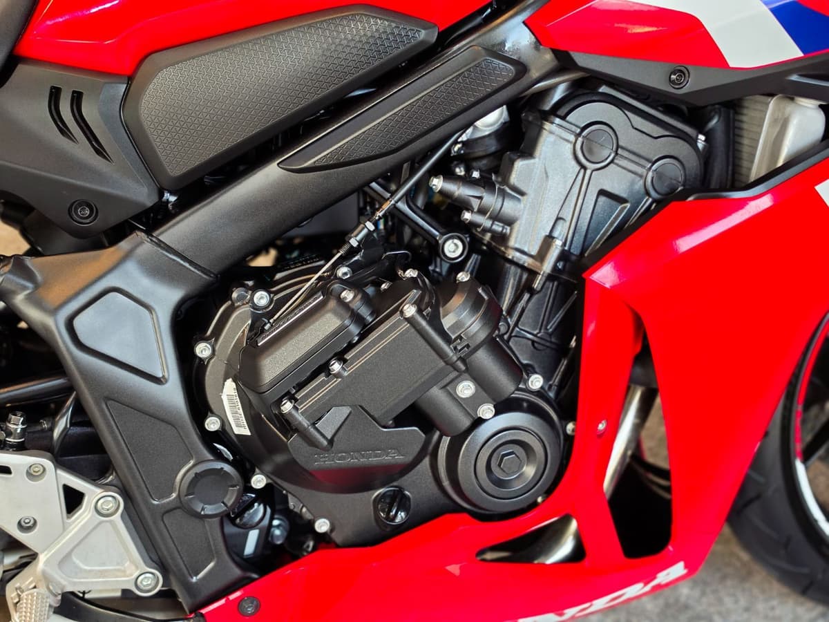 혼다 CBR 650 R E-CLUTCH 9