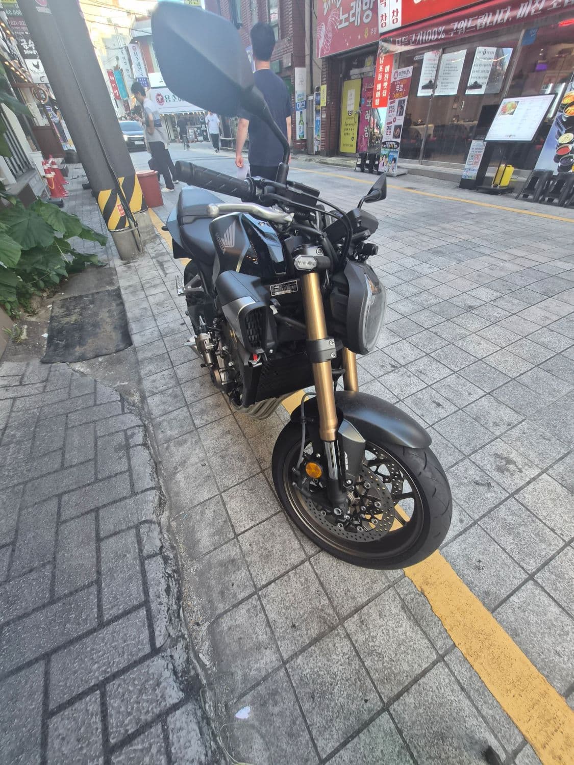 혼다 CB 650 R E-CLUTCH 1