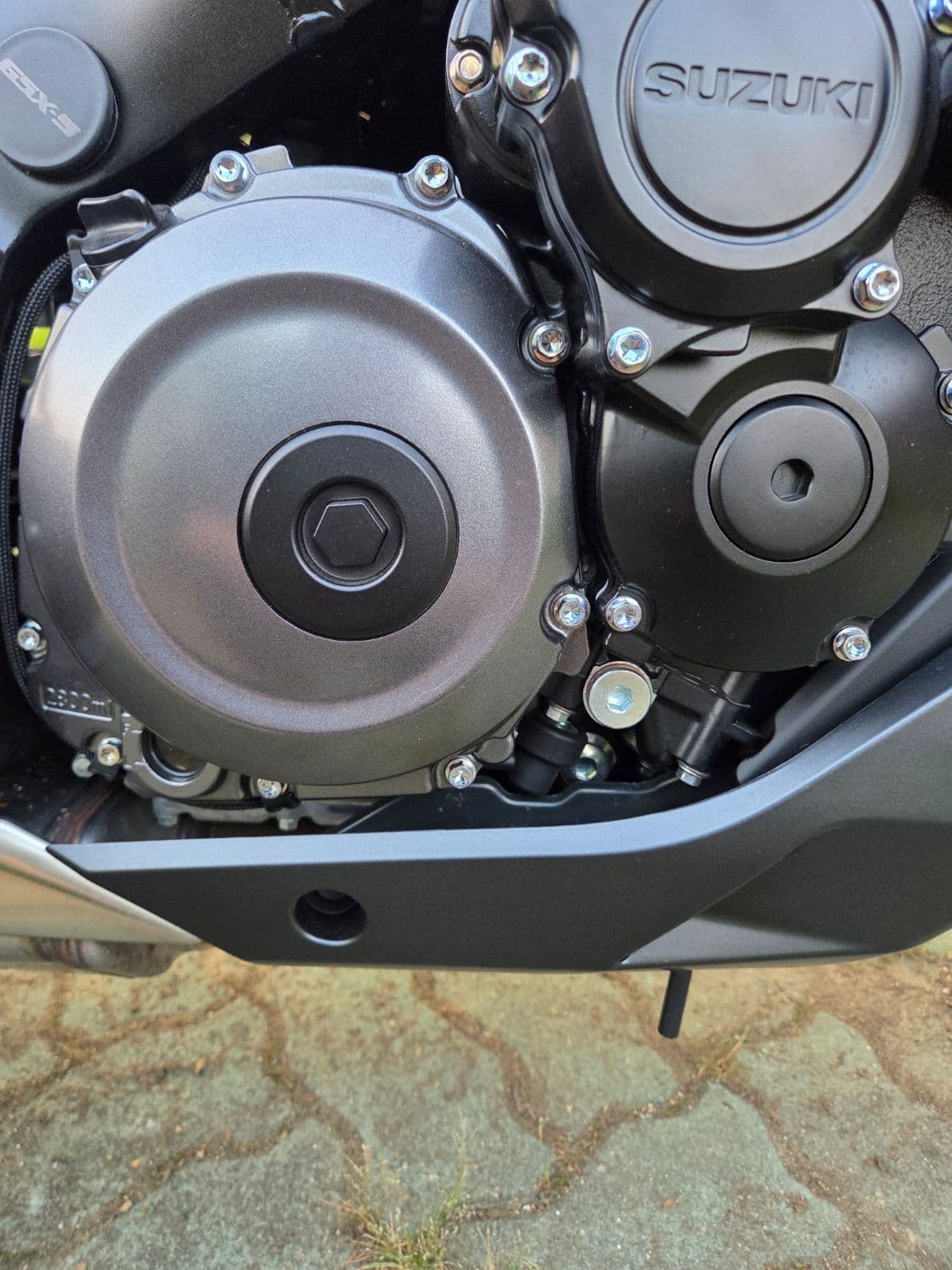 스즈키 GSX S 1000 15