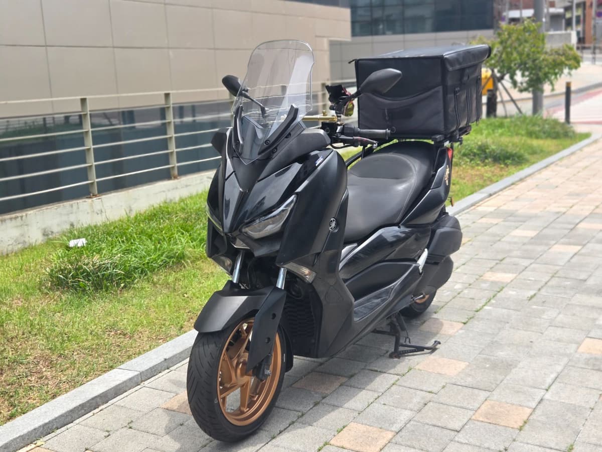 야마하 XMAX 300 ABS 4