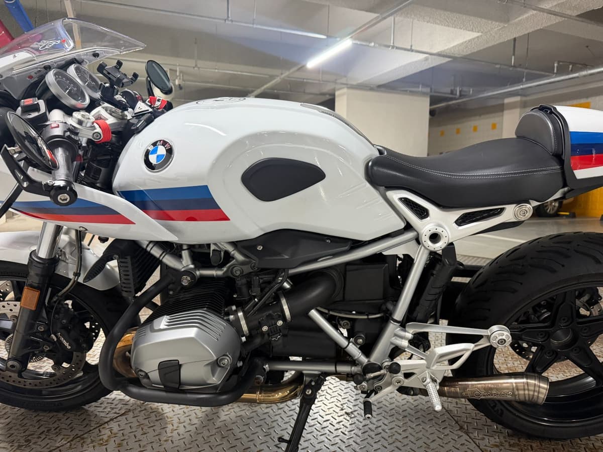 BMW R nine T 레이서 9