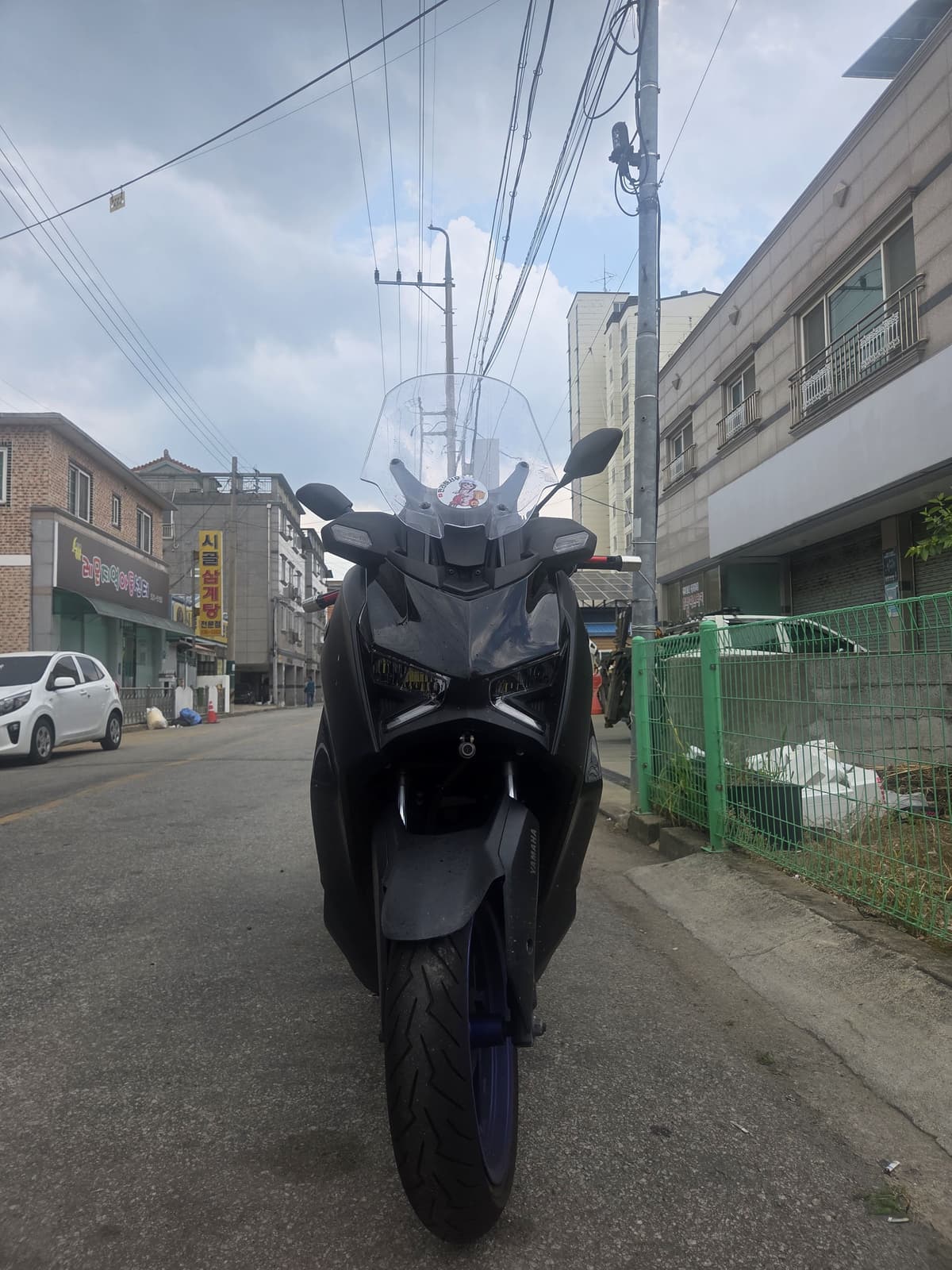 야마하 XMAX 300 ABS 1