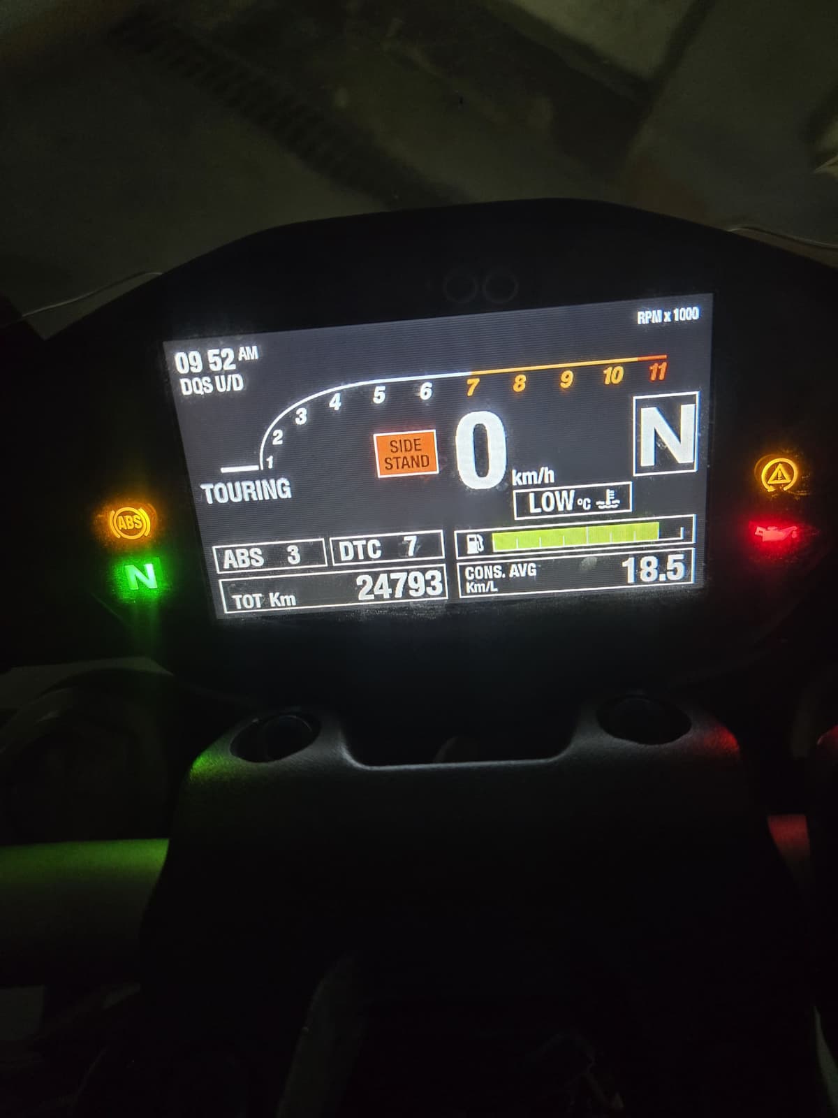 두카티 몬스터 821 8