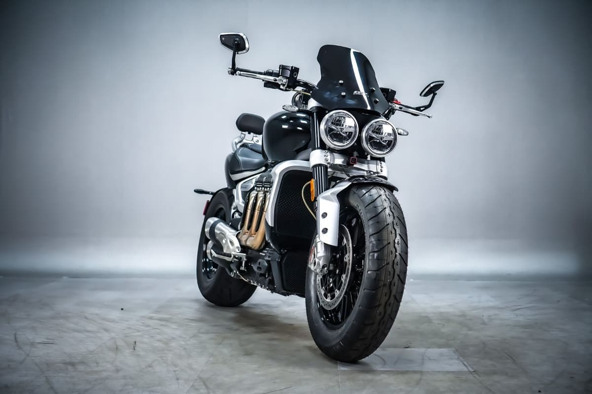 트라이엄프 로켓III R 20