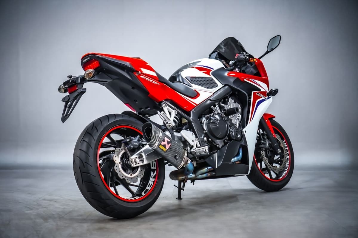 혼다 CBR 650 F 16