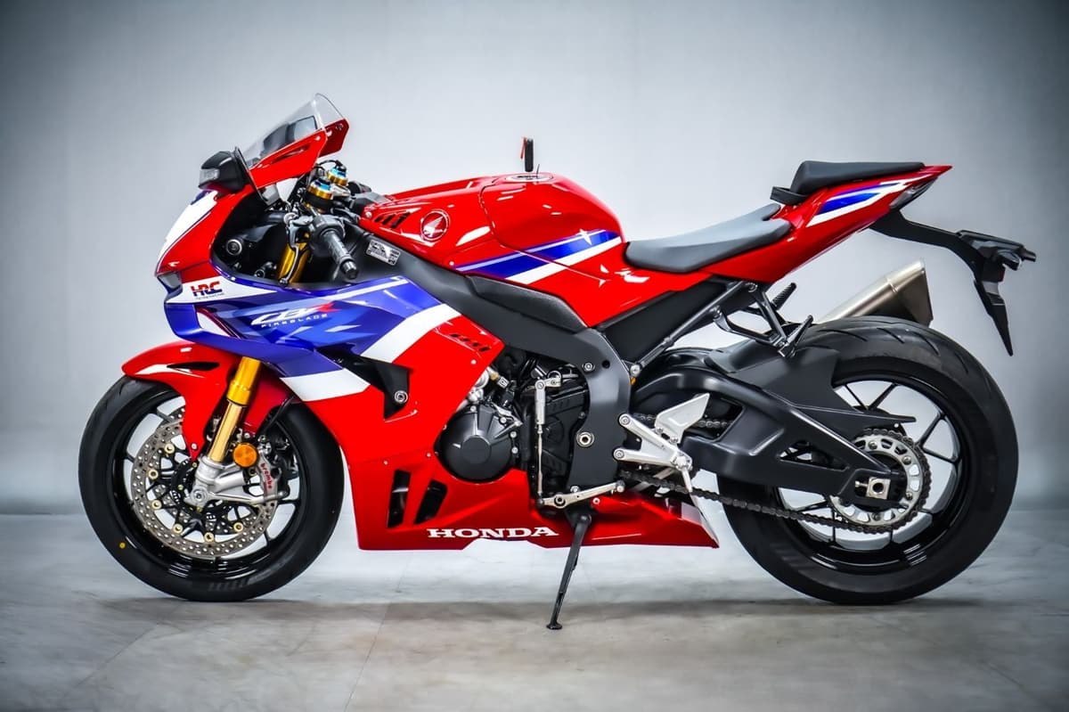 혼다 CBR 1000 RR-R 파이어블레이드 SP 14