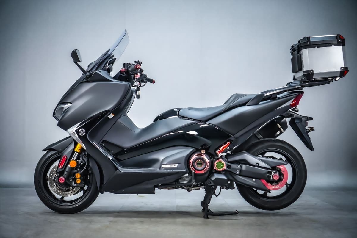 야마하 TMAX DX 15