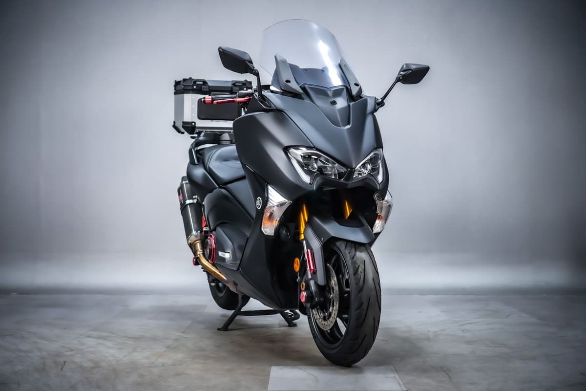 야마하 TMAX DX 18