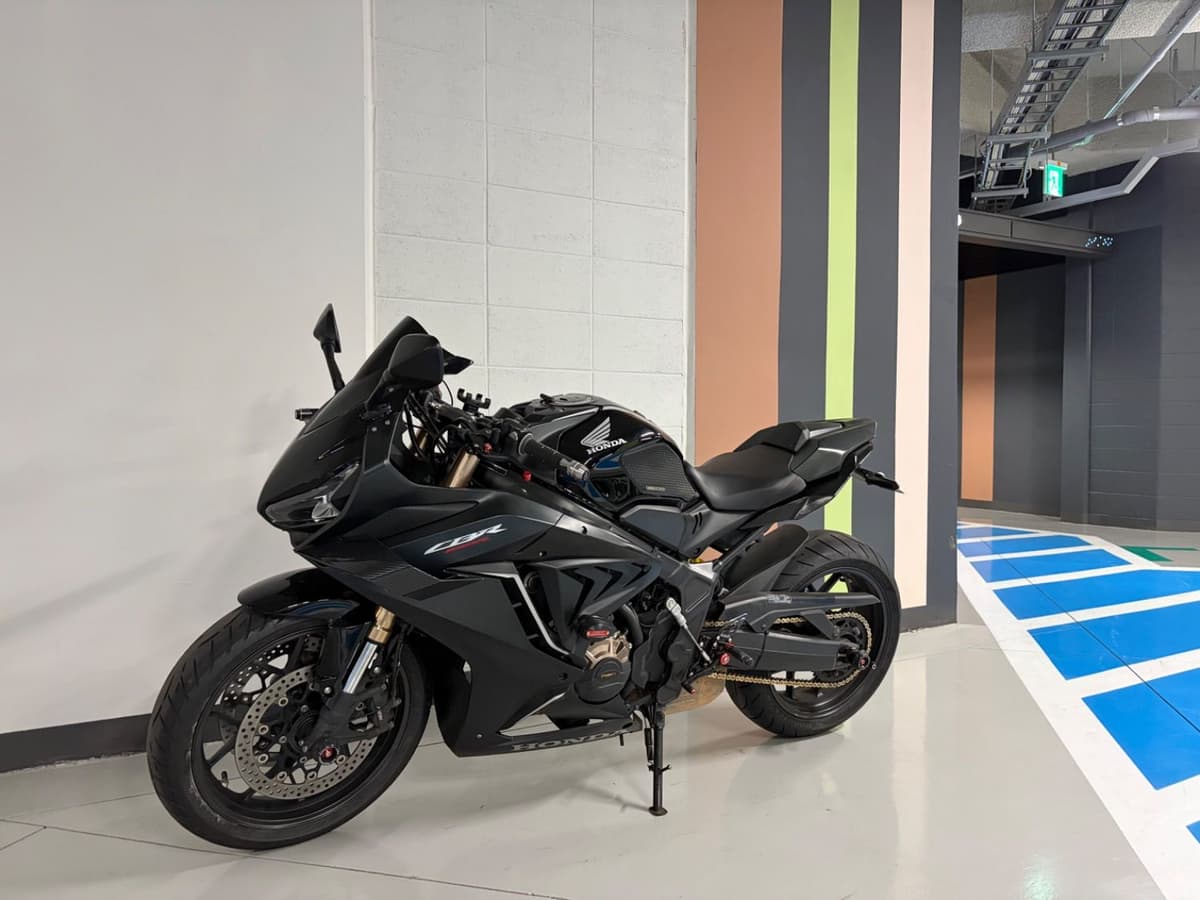 혼다 CBR 650 R MT 1