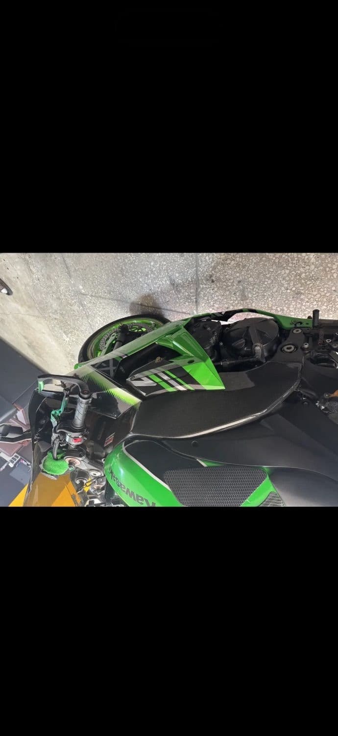 가와사키 닌자 ZX 10 R 7